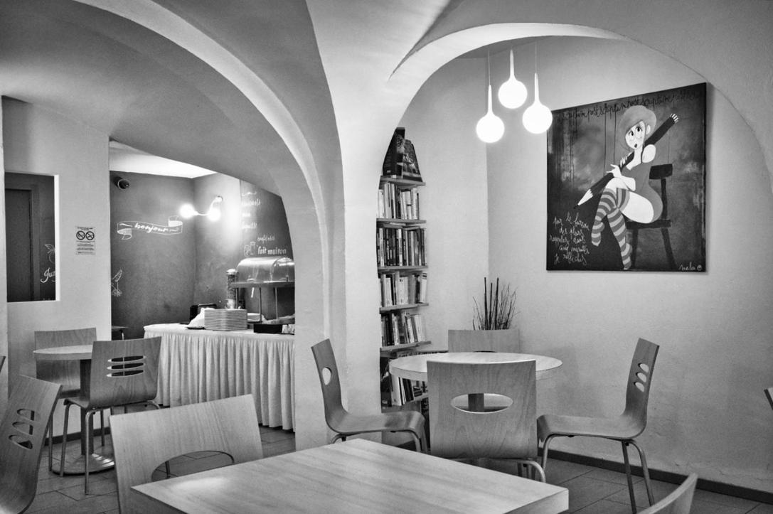 La Taverne Uzès Екстериор снимка